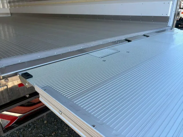 三菱 ファイター 2KG-FK65F(2WD)の写真13