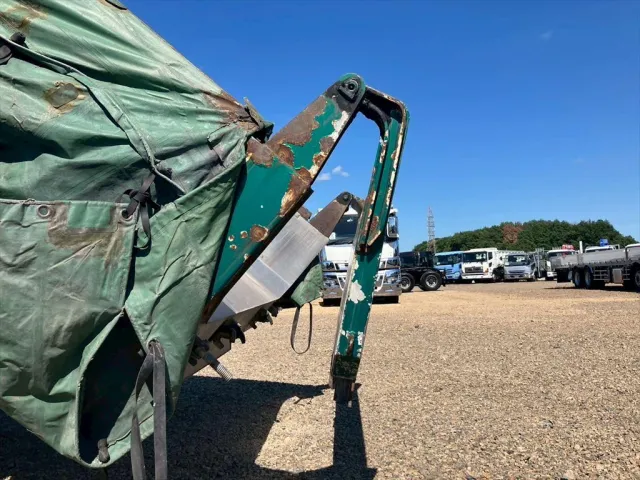 日野 プロフィア QKG-FR1EXBA(6x2)の写真12