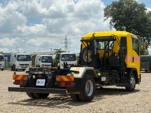 いすゞ フォワード TKG-FRR90S2(2WD)の写真4