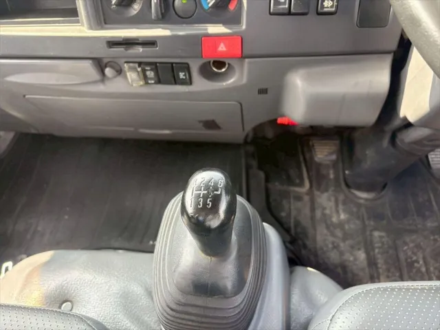 いすゞ エルフ TKG-NMR85AN(2WD)の写真23