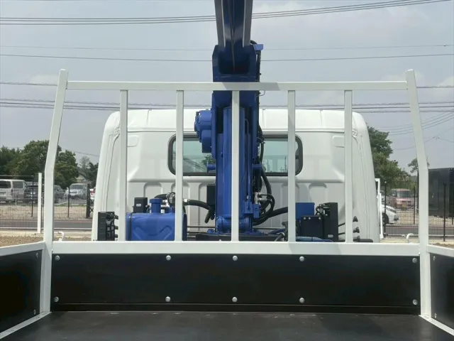 三菱 キャンター 2PG-FEB80(2WD)の写真7