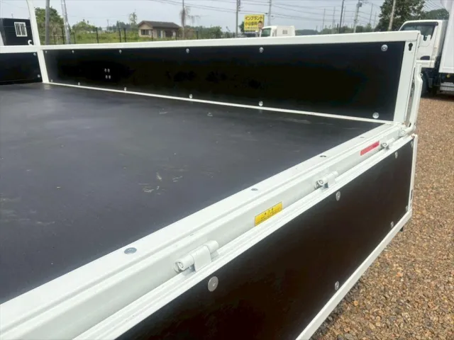 三菱 キャンター 2PG-FEB80(2WD)の写真10