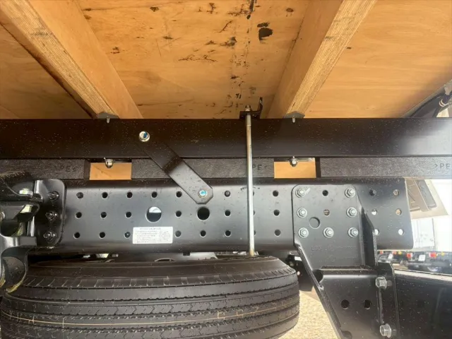 三菱 キャンター 2PG-FEB80(2WD)の写真17