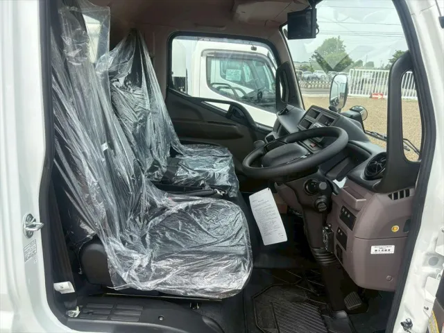 三菱 キャンター 2PG-FEB80(2WD)の写真21