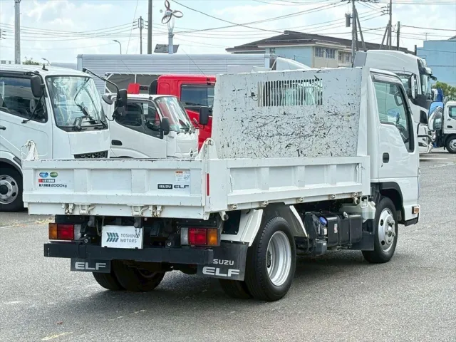 いすゞ エルフ 2RG-NJR88AD(2WD)の写真4