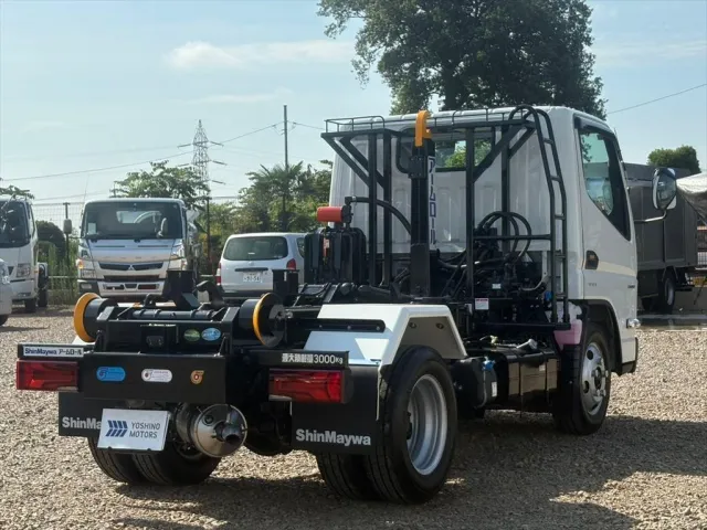 三菱 キャンター 2RG-FBAV0(2WD)の写真4