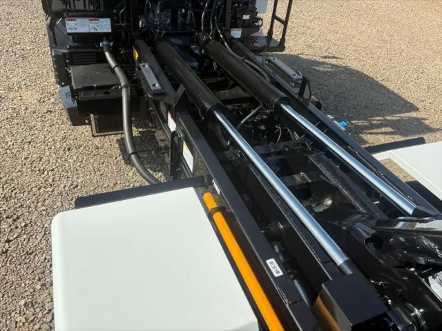 三菱 キャンター 2RG-FBAV0(2WD)の写真10