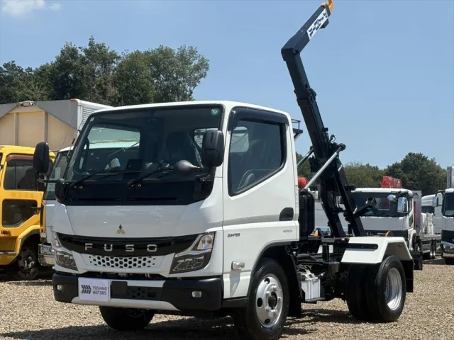 三菱 キャンター 2RG-FBAV0(2WD)の写真1