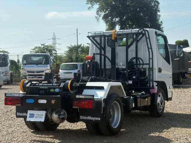 三菱 キャンター 2RG-FBAV0(2WD)の写真4