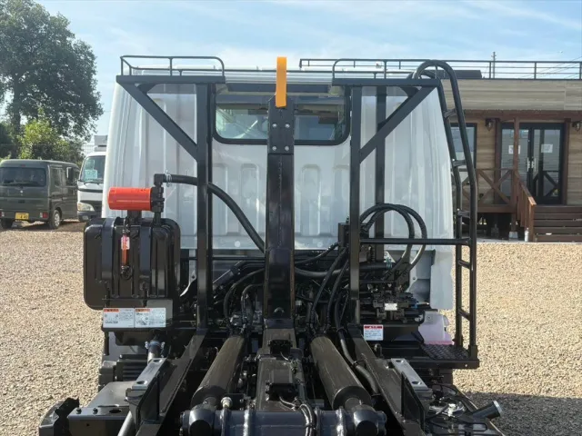 三菱 キャンター 2RG-FBAV0(2WD)の写真7