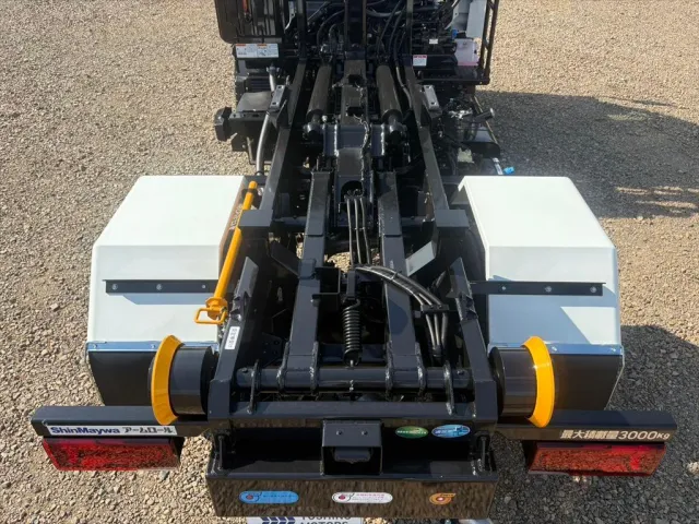 三菱 キャンター 2RG-FBAV0(2WD)の写真8