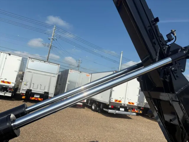 三菱 キャンター 2RG-FBAV0(2WD)の写真12