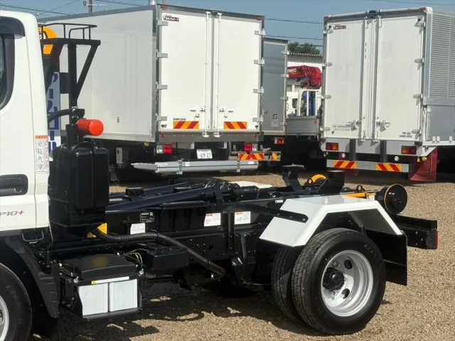 三菱 キャンター 2RG-FBAV0(2WD)の写真6