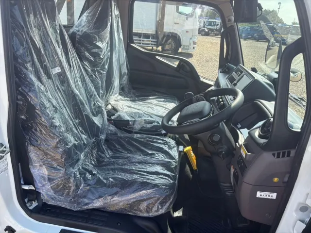 三菱 キャンター 2RG-FBAV0(2WD)の写真21