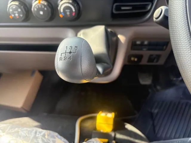 三菱 キャンター 2RG-FBAV0(2WD)の写真23