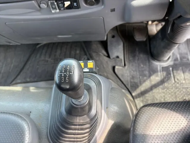 いすゞ フォワード 2RG-FRR90S1(2WD)の写真23