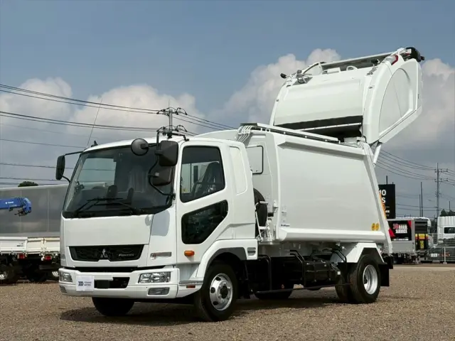 三菱 ファイター 2KG-FK62Fの写真1