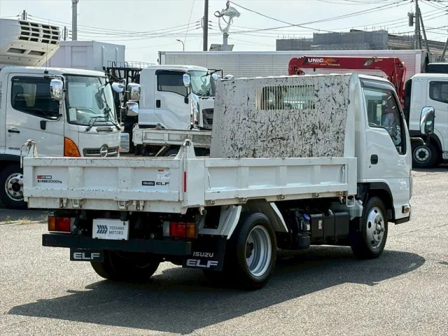 いすゞ エルフ 2RG-NJR88AD(2WD)の写真4