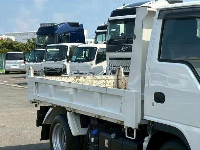 いすゞ エルフ 2RG-NJR88AD(2WD)の写真5