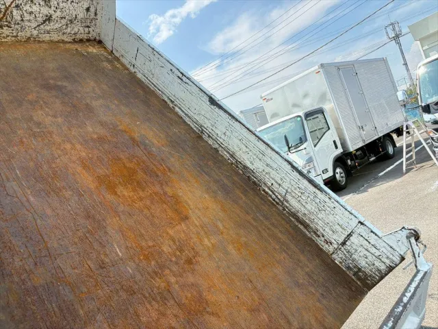 いすゞ エルフ 2RG-NJR88AD(2WD)の写真10