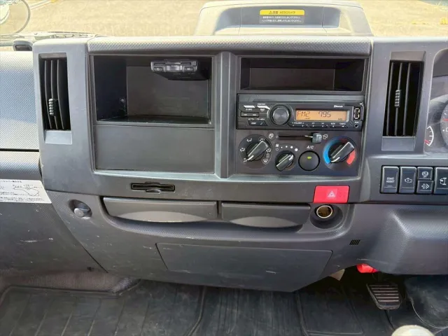 いすゞ エルフ 2RG-NJR88AD(2WD)の写真22