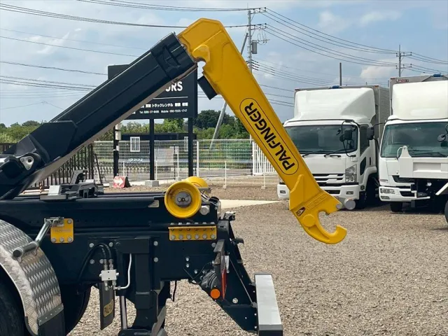 いすゞ ギガ 2PG-CYZ77DM(6x4)の写真13