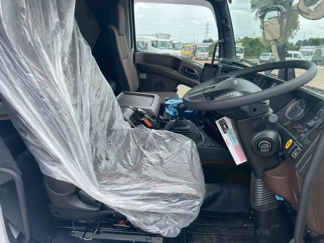 いすゞ ギガ 2PG-CYZ77DM(6x4)の写真21