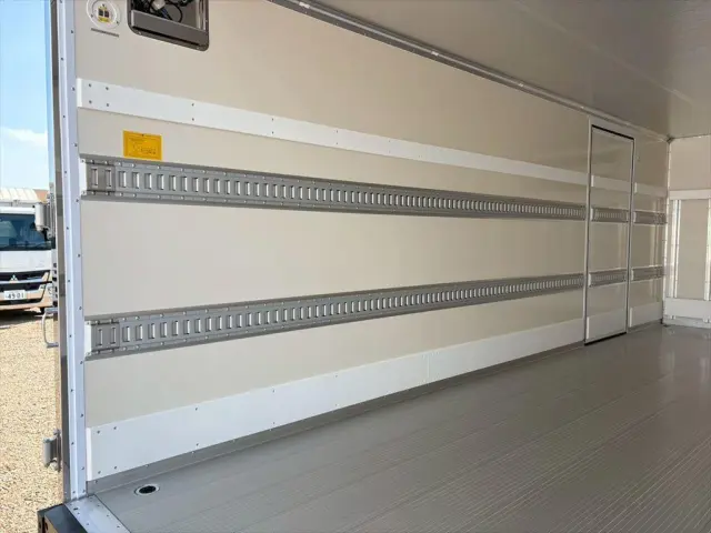 三菱 ファイター 2KG-FK65F(2WD)の写真9