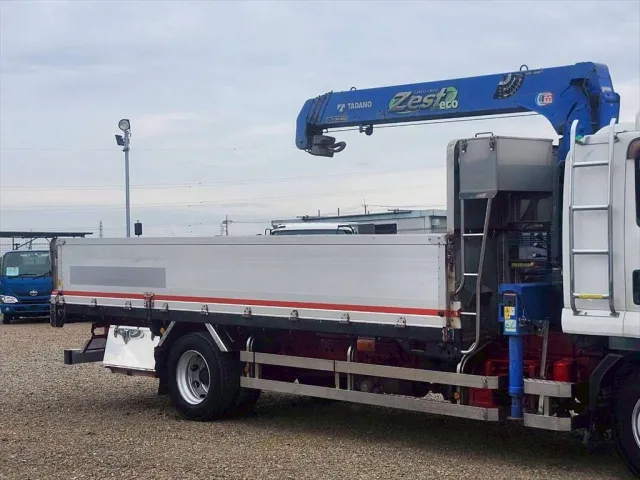 いすゞ フォワード LKG-FTR90S2(2WD)の写真5