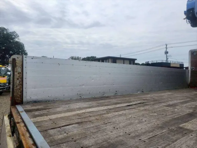 いすゞ フォワード LKG-FTR90S2(2WD)の写真9