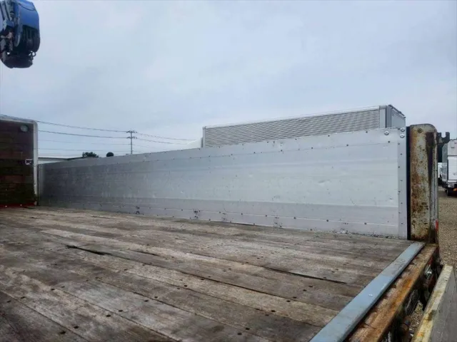 いすゞ フォワード LKG-FTR90S2(2WD)の写真10