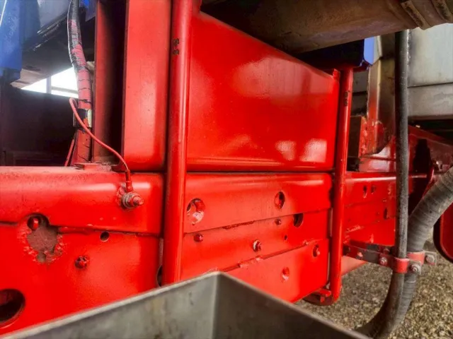 いすゞ フォワード LKG-FTR90S2(2WD)の写真17