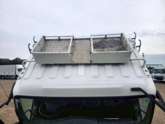 いすゞ フォワード LKG-FTR90S2(2WD)の写真20