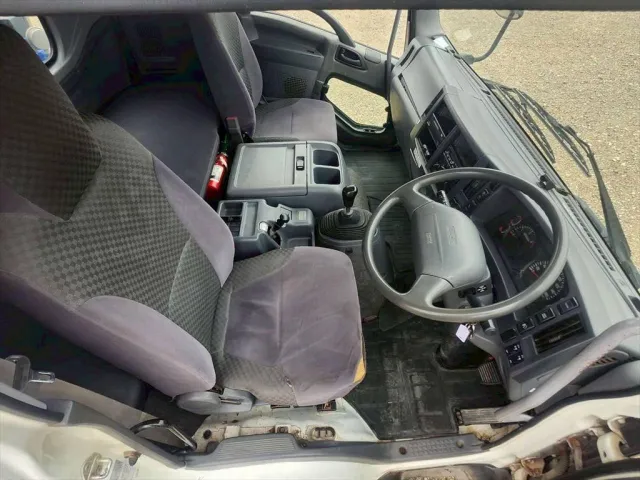 いすゞ フォワード LKG-FTR90S2(2WD)の写真21