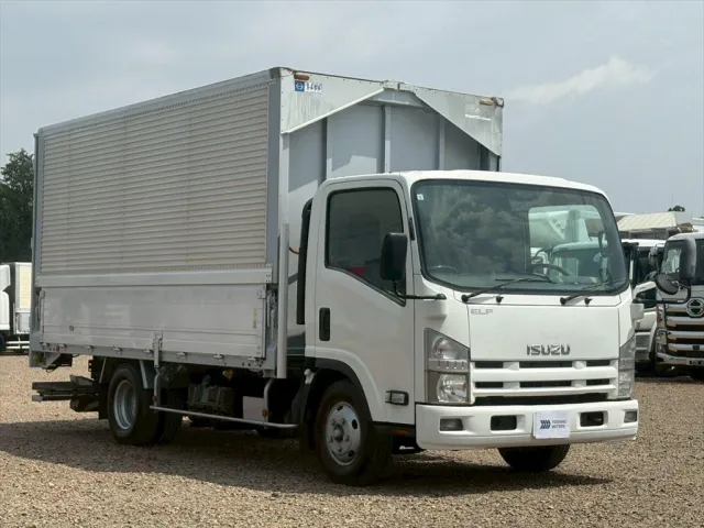 いすゞ エルフ BDG-NPR85AN(2WD)の写真2