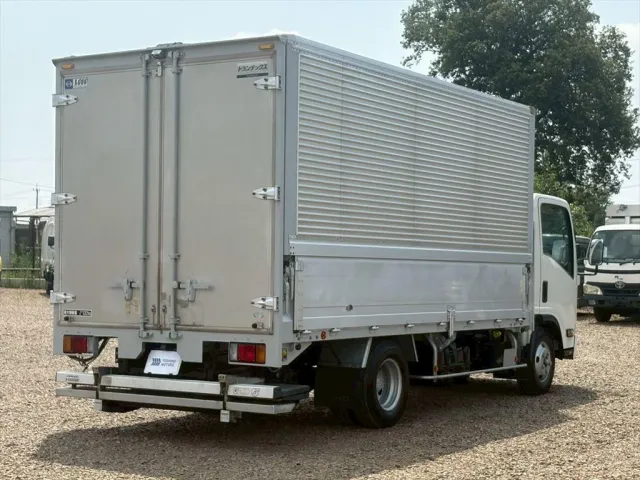 いすゞ エルフ BDG-NPR85AN(2WD)の写真4