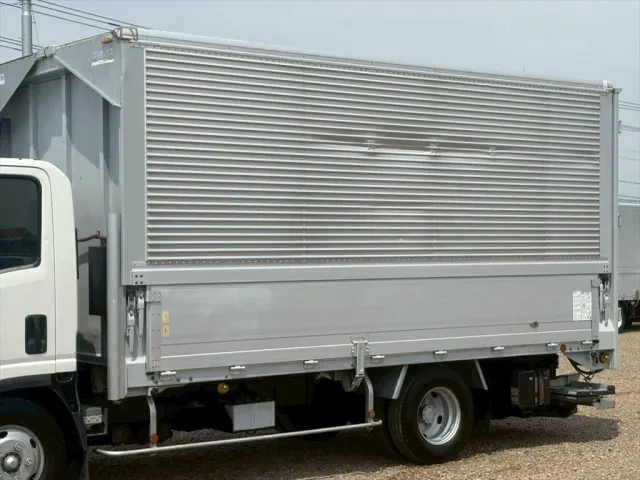 いすゞ エルフ BDG-NPR85AN(2WD)の写真6