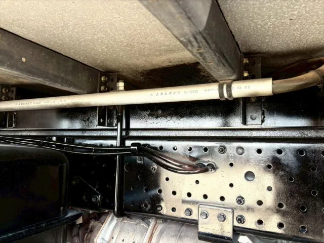 いすゞ エルフ BDG-NPR85AN(2WD)の写真16