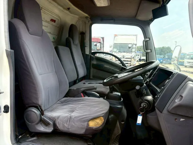 いすゞ エルフ BDG-NPR85AN(2WD)の写真21