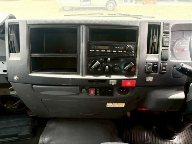 いすゞ エルフ BDG-NPR85AN(2WD)の写真22