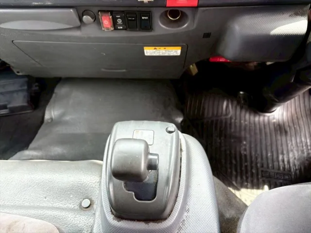 いすゞ エルフ BDG-NPR85AN(2WD)の写真23