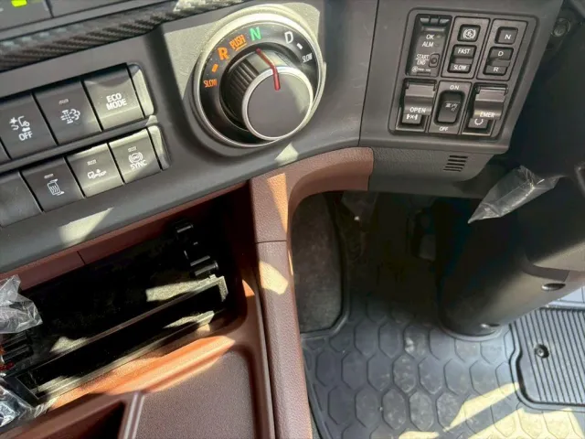 日野 プロフィア 2KG-FR1AHC(6x2)の写真23