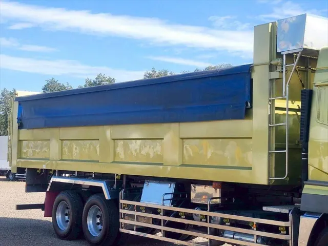 三菱 スーパーグレート QKG-FV60VZ改(6x4)の写真5