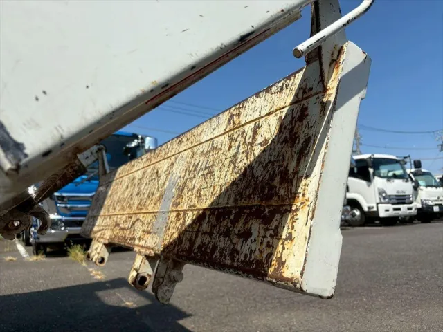 いすゞ エルフ 2RG-NJR88AN(2WD)の写真12