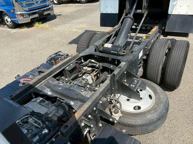 いすゞ エルフ 2RG-NJR88AN(2WD)の写真16