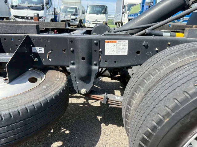 いすゞ エルフ 2RG-NJR88AN(2WD)の写真17