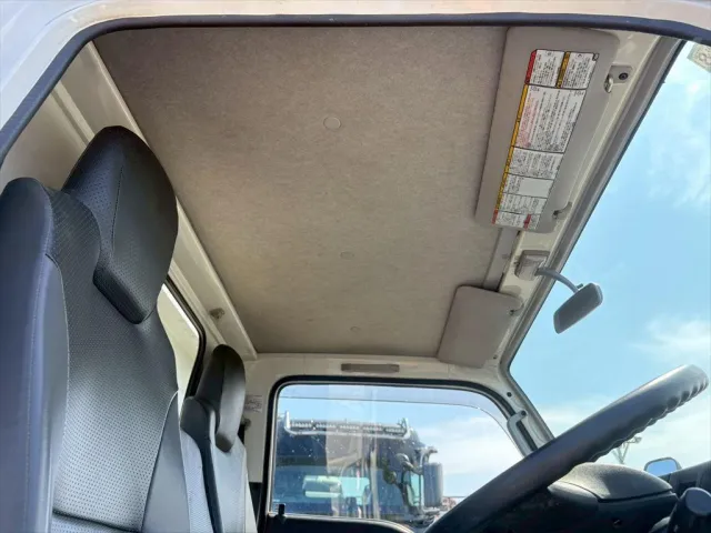 いすゞ エルフ 2RG-NJR88AN(2WD)の写真24