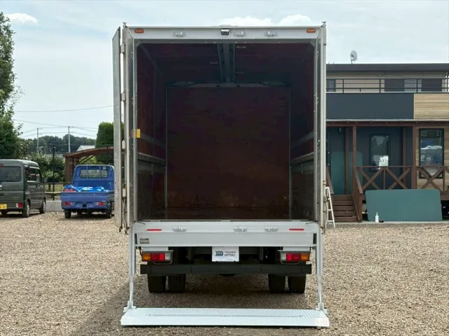 三菱 キャンター TPG-FEB90(2WD)の写真11