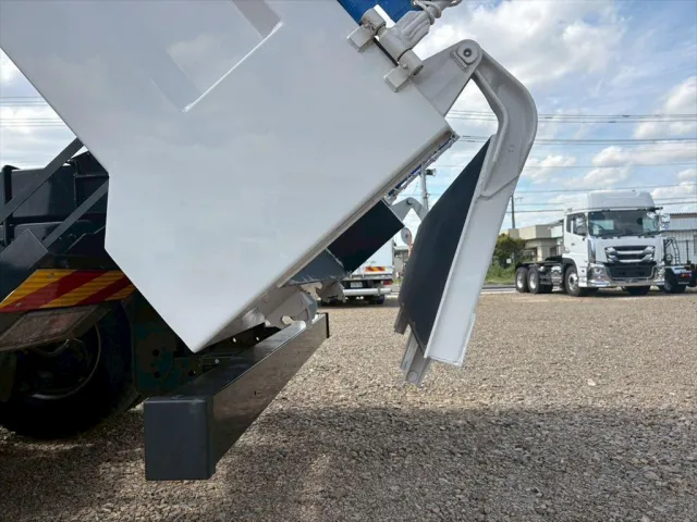 日野 プロフィア 2DG-FS1AGE(6x4)の写真12