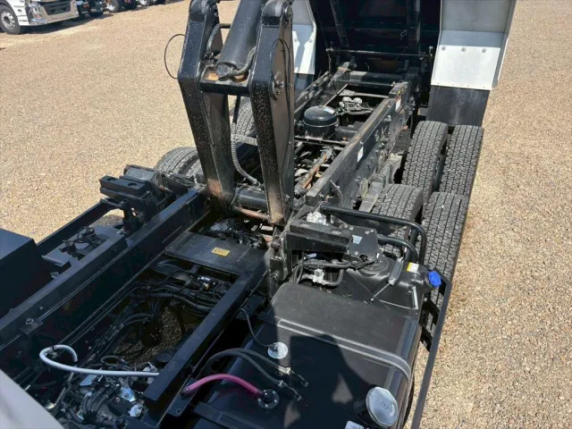 日野 プロフィア 2DG-FS1AGE(6x4)の写真14